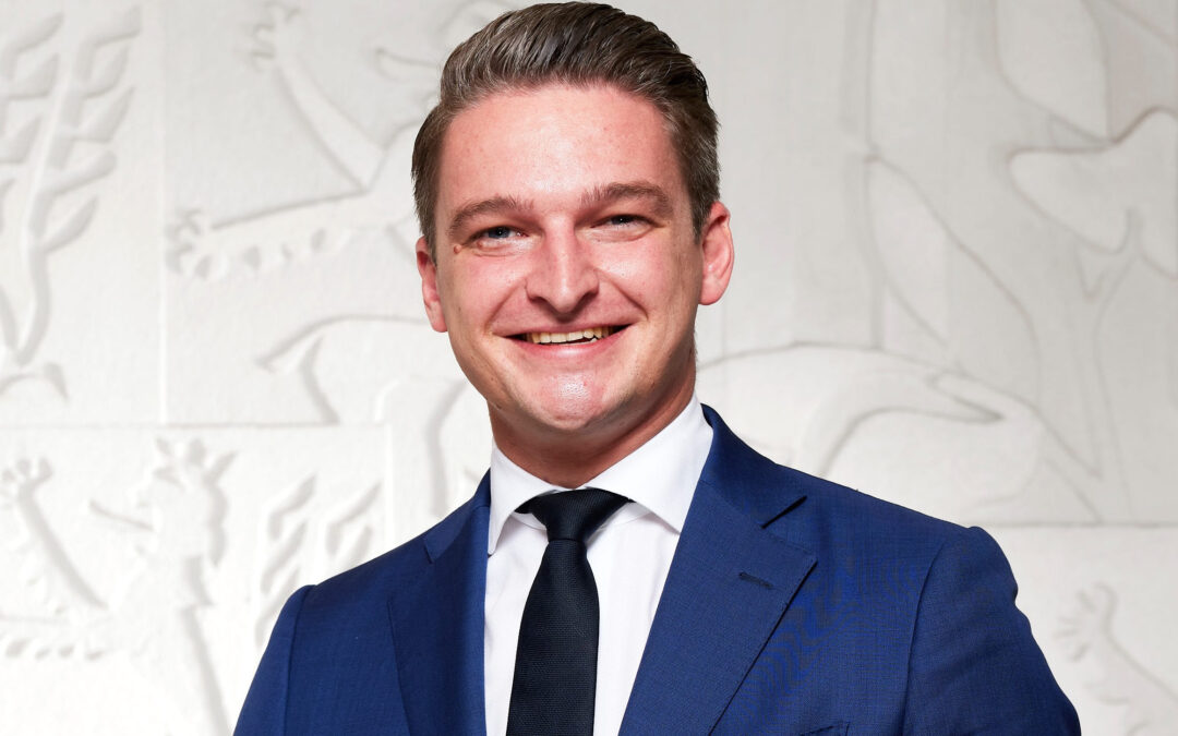 Gedeputeerde Michael Theuns bezoekt Vitaal Meedoen en lanceert nieuwe website